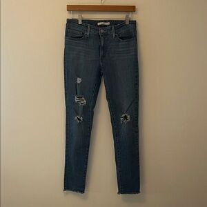 Levi’s Classic Blue Distressed Women Jeans